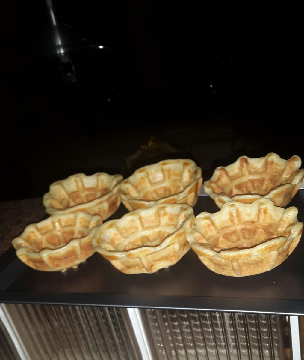 ayamstuffed's tweet photo. Hi Lagos!

Waffle pops and bowls for sale! DM to place your order! 

Can be for events or personal consumption.

From N800 each.
Please RT. https://t.co/rMDFDTT6nL