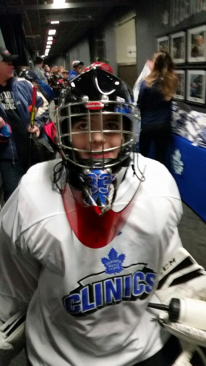 CorranHoops's tweet photo. Ready to take the ice at ACC for a practice with @Leafsgregschell #livinthegoalielife https://t.co/9zDVAooOoi