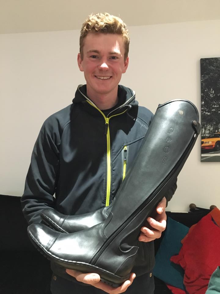 RoeSpencer's tweet photo. Lizette from #WillsonBoots has just dropped in with my new boots. Love the custom stitching!
https://t.co/PX1UALzCPk https://t.co/wEouzmsZ4c