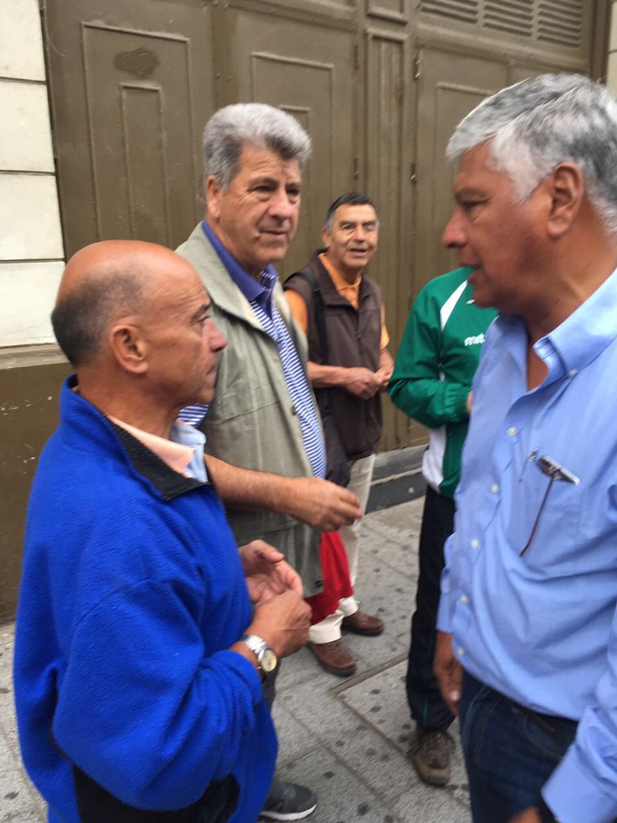 JorgeCastroValp's tweet photo. Encuentro de fraternidad con uno de los mejores equipos de Valparaíso, los Panzer del 68 👏🏻.
¡Felicidades por sus 44 años! https://t.co/vLtck20nKM