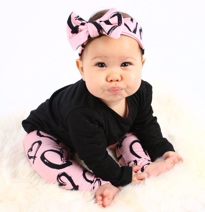 Mini natalie is Alweer 6 Maanden Oud wat vliegt de tijd! https://t.co/WninuYKkCG<a href="/tag/selfie"class="tags"><span>#selfie</span></a><a href="/tag/sexy"class="tags"><span>#sexy</span></a><a href="/tag/zwanger"class="tags"><span>#zwanger</span></a>