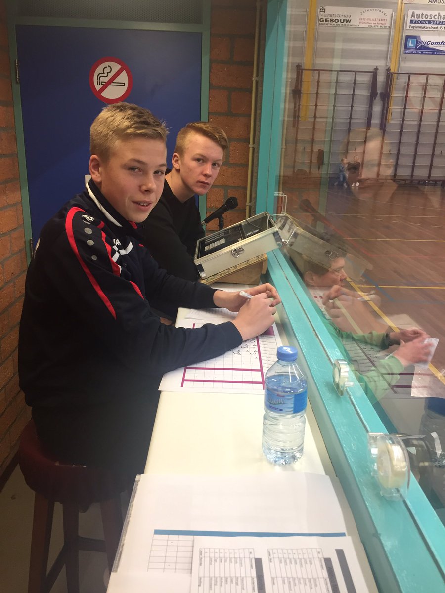 Zaalvoetbal <a href="/FortunaW/">Fortuna Wormerveer</a> gaat gewoon door. Nu de JO13 bezig met zijn wedstrijden. Tijdwaarneming en uitslagen in goede handen.!!