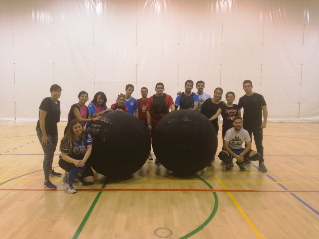 KinBall_Madrid's tweet photo. Termina la jornada!!! Gran tarde!!! Esperamos veros por aqui de nuevo pronto =) #KinBall #KbAmigos #Sport #KinBallMadrid https://t.co/Vg6ah0Hla7