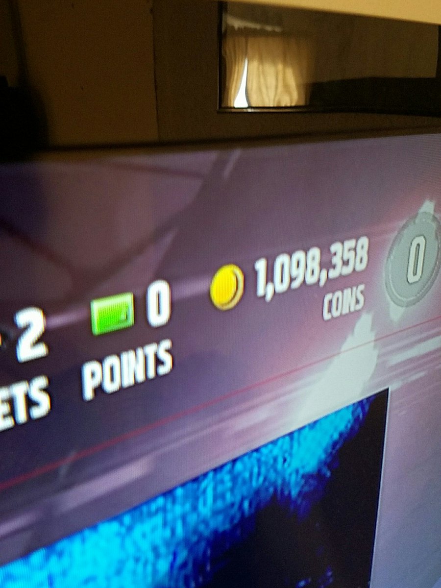 MUTs_Greatest's tweet photo. @EASPORTS_MUT I was at 1.7 when I started opening pro packs..... I pulled 4 elites. FIX YOUR DAMN ODDS. Its unlikely i will be buying m18 https://t.co/ZnSdPlZ9jg