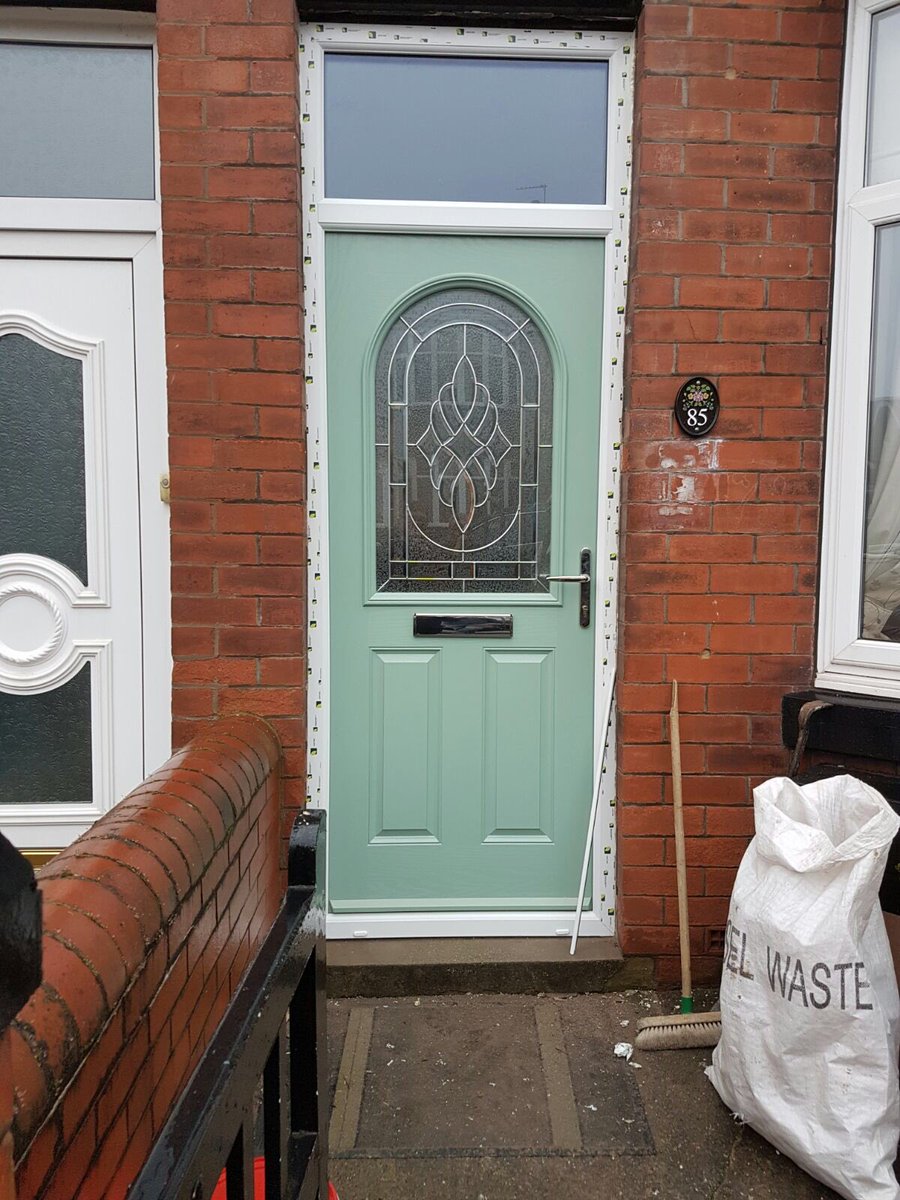 MansellSteve's tweet photo. New front &amp; back doors in, another job sorted#list getting smaller https://t.co/tQgzGB8grZ