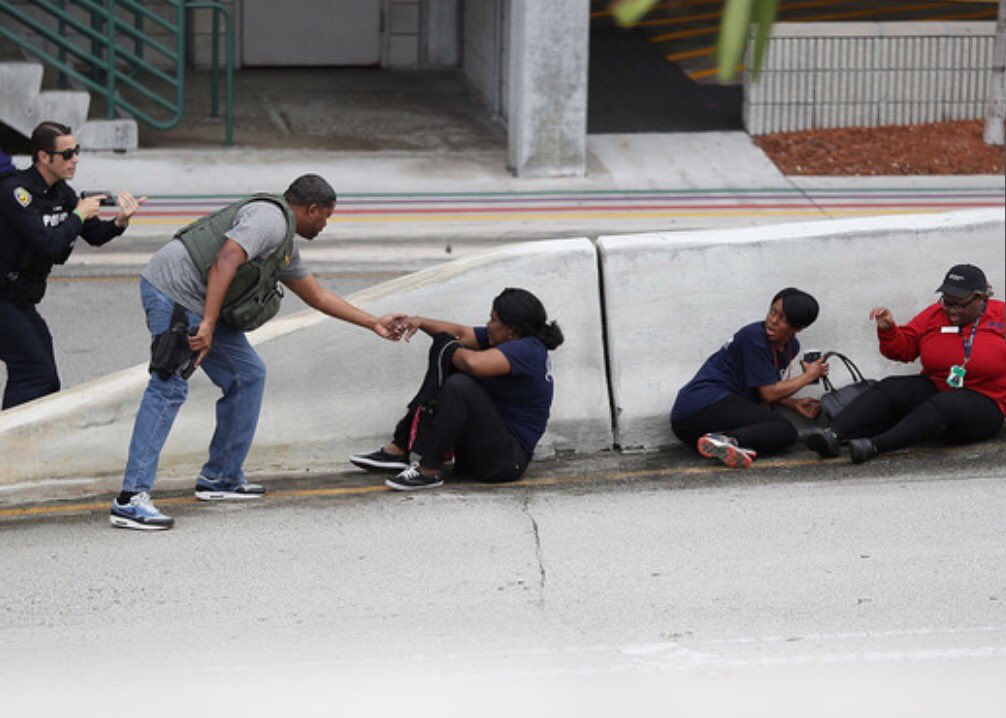 MattOverton_LS's tweet image. Let's not forget who is called upon when shit goes down. Thank you to these brave men &amp;amp; women! #ThinBlueLine #FirstResponders 🇺🇸