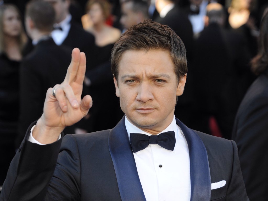 Happy Birthday Jeremy Renner!! 