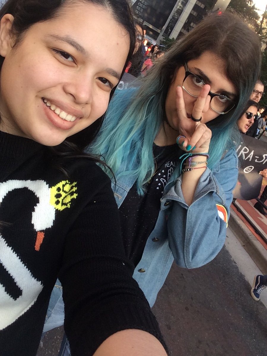 mscarow's tweet photo. @jenmorrisonlive Because of u i met incridible people this year and they changed my life! So thankful.. (@psychoparrilIa ) #101smiles https://t.co/JlJl648Fk2