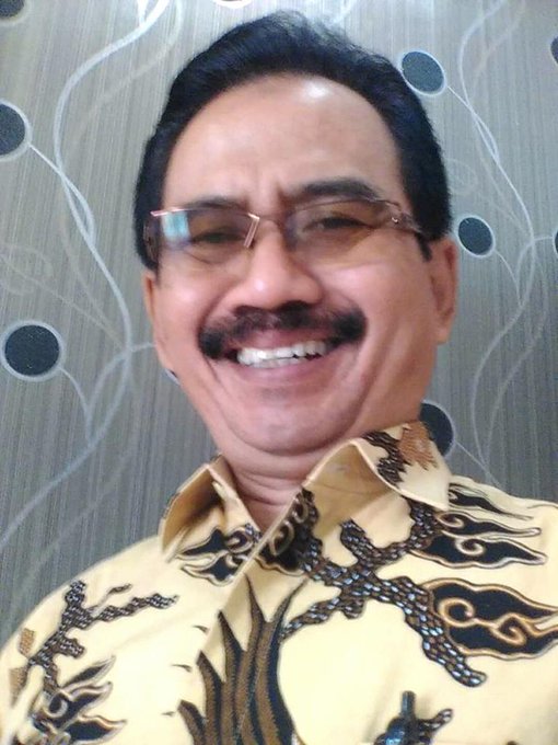 Bapak Yang Berkumis - 10 Jenggot Dan Kumis Anti Mainstream ...