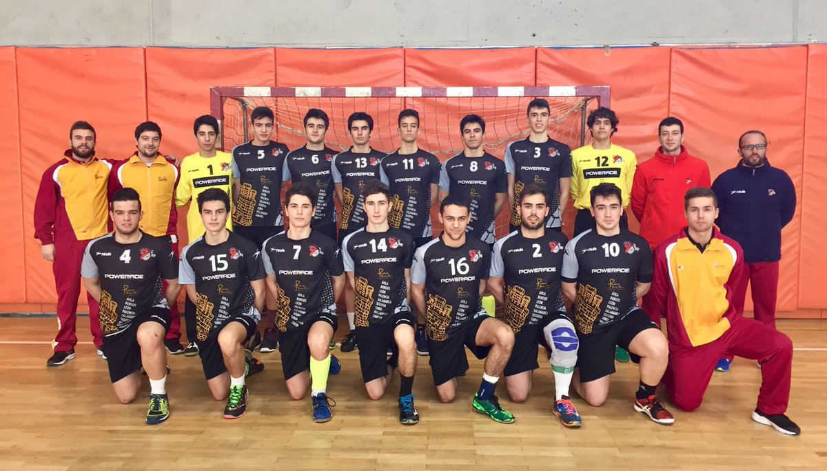 Callejo_Javi's tweet photo. Han sido un equipo que transmite,emociona y pone los pelos de punta.Gracias por tanto #séptimos #sabeapoco @FCYLBM https://t.co/LGrOC8u8iV