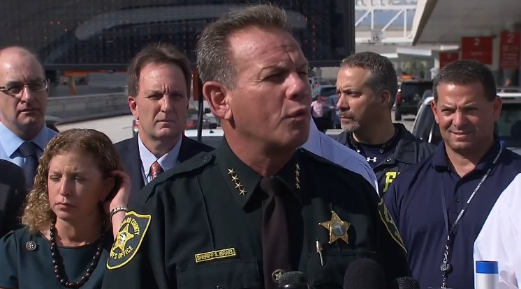 Broward Sheriff says 6 injured in airport shooting -- not 8 as they reported on Friday bit.ly/2i0H5Hd https://t.co/uJEoW5KZRS
