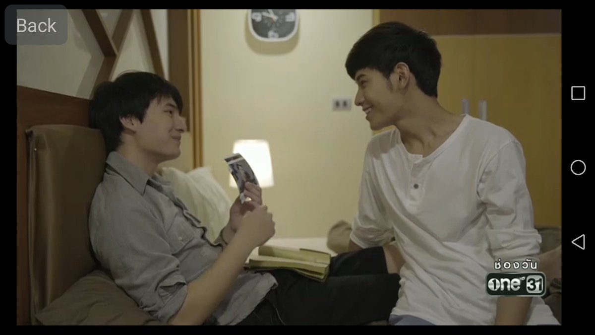 NpImm21's tweet photo. มองกันหวานขนาดนั้น ทางนี้จิกหมอนหนักมากคร่าา@stjinx_maya @kristtps   #ทีมพีรญา #SotusTheSeries @KristSingtoFC @krist_est https://t.co/nSOxijaeSi