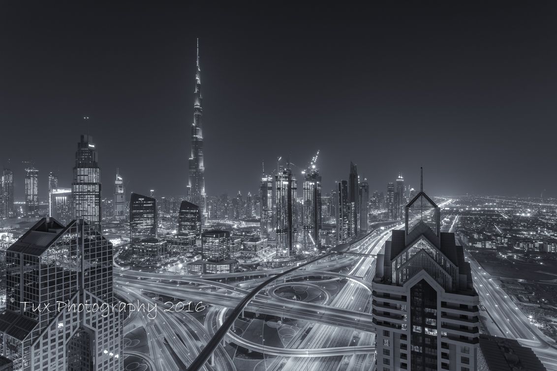ChristianTuk's tweet photo. Dubai by Night. Nu 15% korting op foto's met kortingscode TUXdec2016 @DutchFlyGuysTra @Skyscanner_nl #dubai #travel https://t.co/k2gV6PTfu8 https://t.co/SrdSQaAnaT