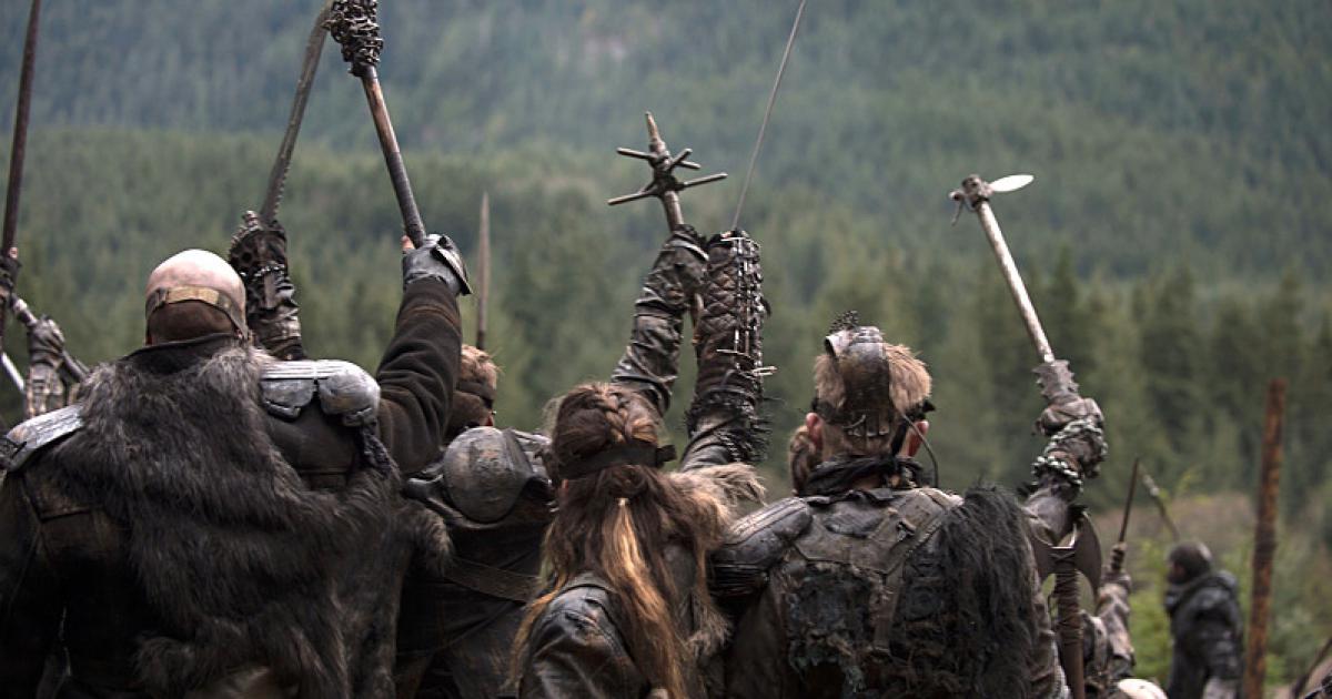 boutvseries's tweet photo. choose one clan (skaikru or trikru) https://t.co/r3FIfXnJdv