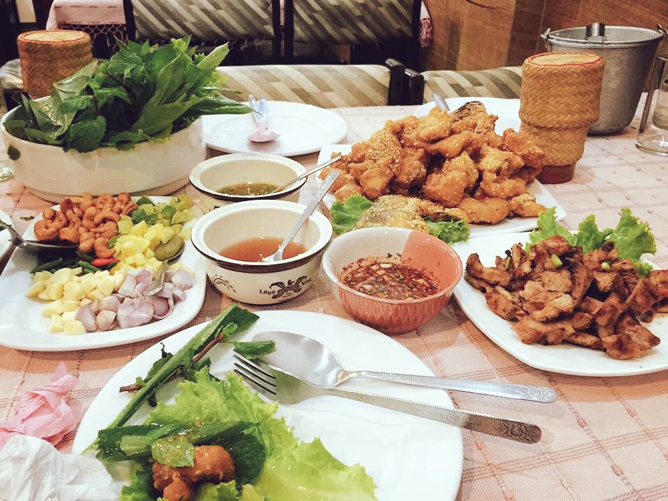 Sweet2529sweeT's tweet photo. ร้านอีสานไฮเทค เริส แซ่บเวอร์ พิกัดสี่แยกชะอำ ตรงข้าม ธ.กรุงไทย @Aroiipaidak @aroii @ReviewHuaHin @รีวิวชะอำ @Herepaolicious https://t.co/GtHyhlpjMB