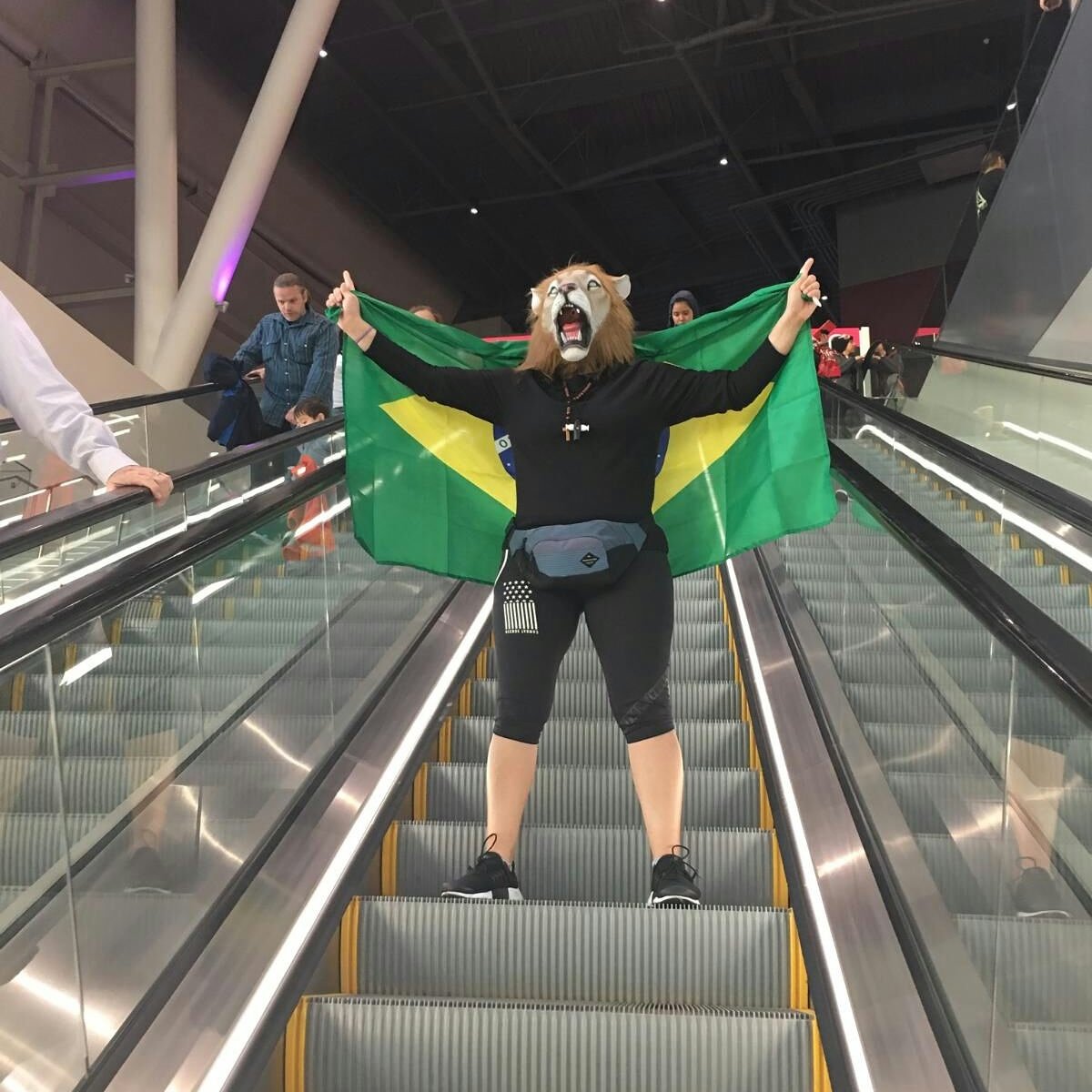 Thank you so much for all of your support and thank you for  believing in me since day 1 🦁 @massagesinspace #ufc207 #andstill #goleoa