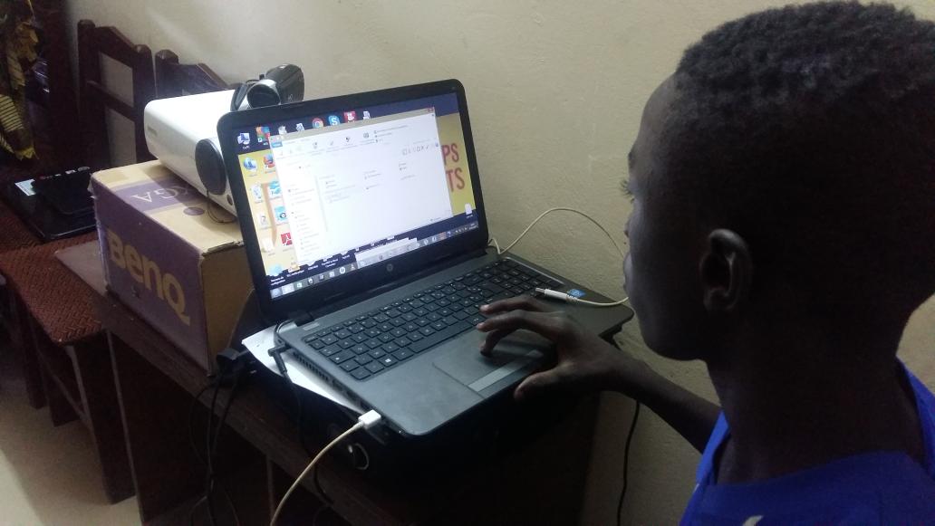 Araba_Coulibaly's tweet photo. Le club #jeunes #Map4maptombouctou importe de la donnée collecté @SankoreL @OSM_Ml cc @Fatittystar https://t.co/hJzSBOAXkx