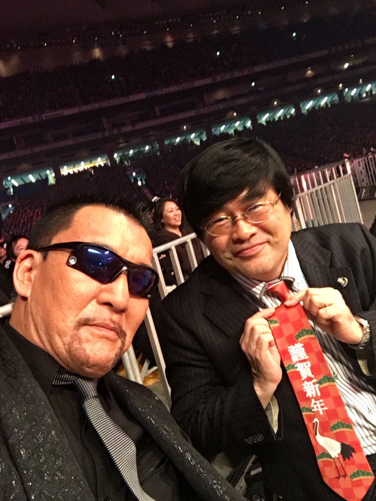 masahirochono's tweet photo. 解説席直前に、柴田さんと記念撮影(^^) https://t.co/47QpNRWBNd