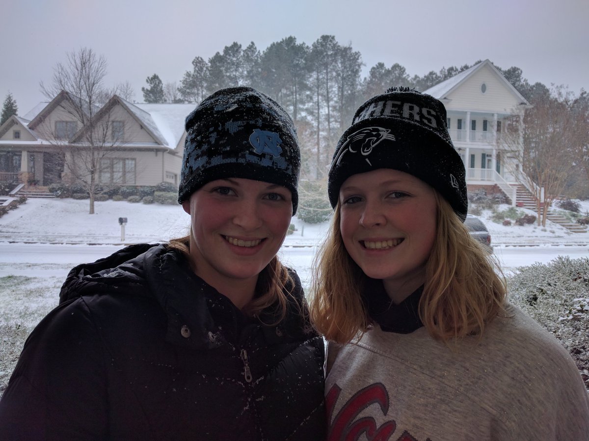 trishnc1's tweet photo. House divided, brought together by the snow! @MeganjNc @emmaj_nc #uncmom #gopack https://t.co/A0x06rAzlO
