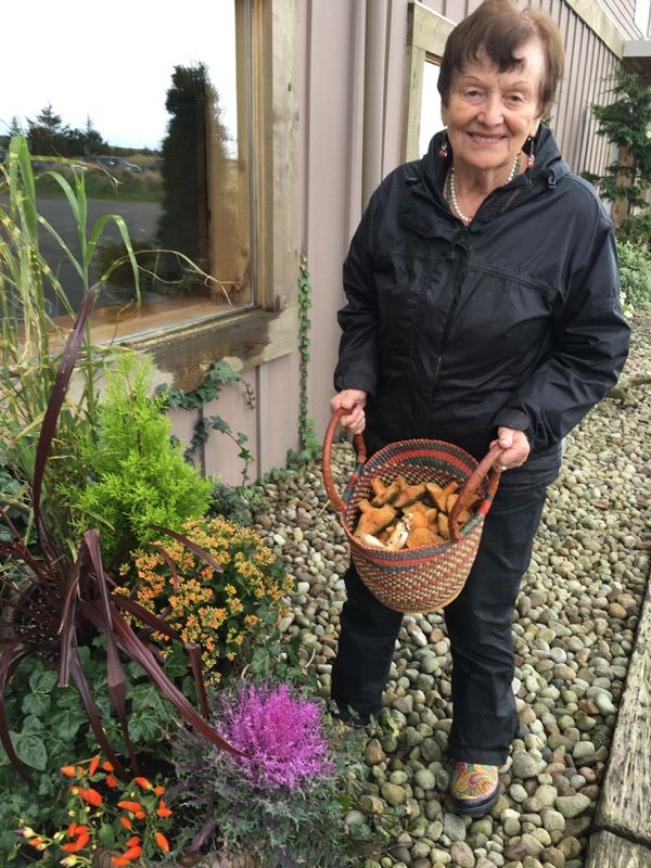 Shout out to Veronica Williams for always bringing the tastiest mushrooms around. #partnerlove #knowyourfarmer