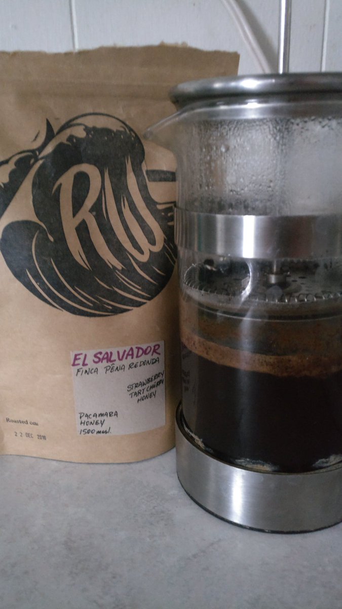 Perfect start to the morning with these beans from <a href="/RogueWaveCoffee/">Rogue Wave Coffee Co</a> thanks for the gift <a href="/beyondumami/">Lillian T</a> and <a href="/danprime/">Daniel Tse</a>!
