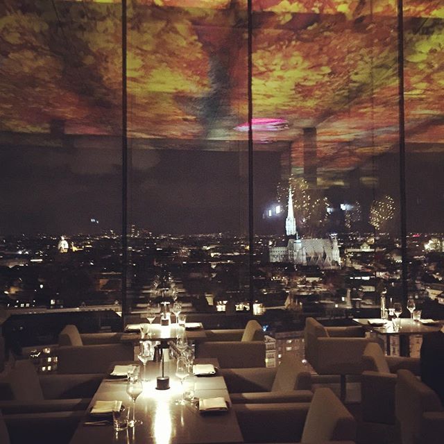 SO_VIENNA's tweet photo. RT: Dinner with amazing view #vienna #dinnertime #amzingview #dasloft #sofitelvienna 📷: filo.logico via Instagram https://t.co/0MmH0NpKUf