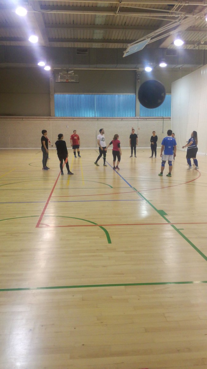 KinBall_Madrid's tweet photo. Comienza el KB Amigos!!!! A disfrutar!!!! #Adkbm #Enjoy #Sport #KinBall #KinBallMadrid https://t.co/oZRKpoMIOC