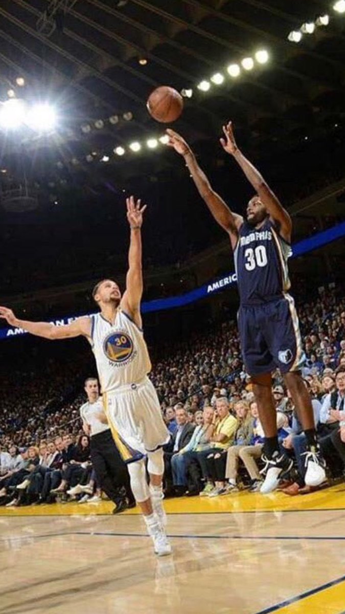 jmay11's tweet photo. #30For30 What if I told you the best marksman on the Oracle court last night wore jersey #30...in blue. https://t.co/xZU4pzL4a5