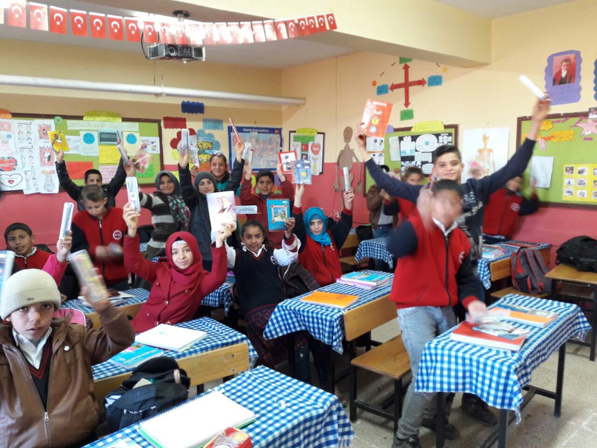 akcankayagenc's tweet photo. "Bir Kalem Bin Silah Susturur"projemiz kapsamında köy okullarına gönderdiğimiz kalem ve silgiler yerlerine ulaştı.#akçankaya @kurtcancelebi https://t.co/NEUh3IWwlz