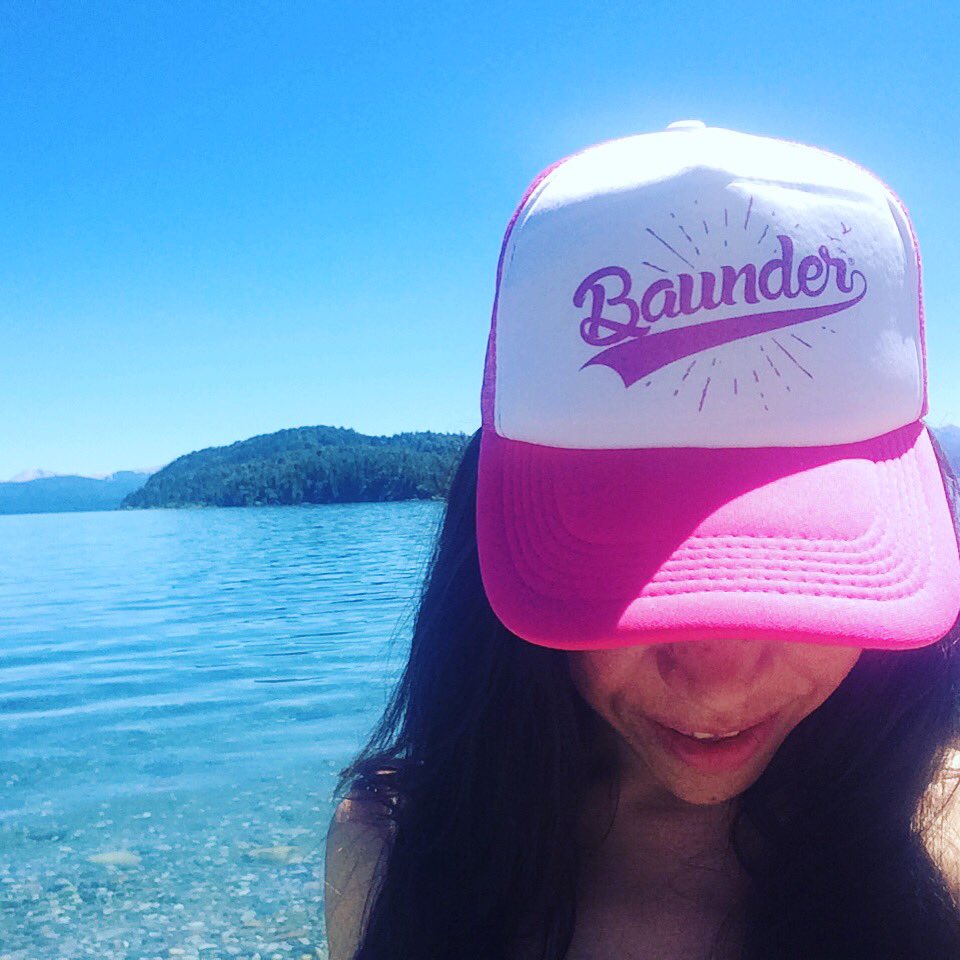meliavolio's tweet photo. Hago publicidad subliminal de estas gorras porque las hace mi hermano y son lo más 😎 #Baunder 💗 https://t.co/CGj9hg1G74