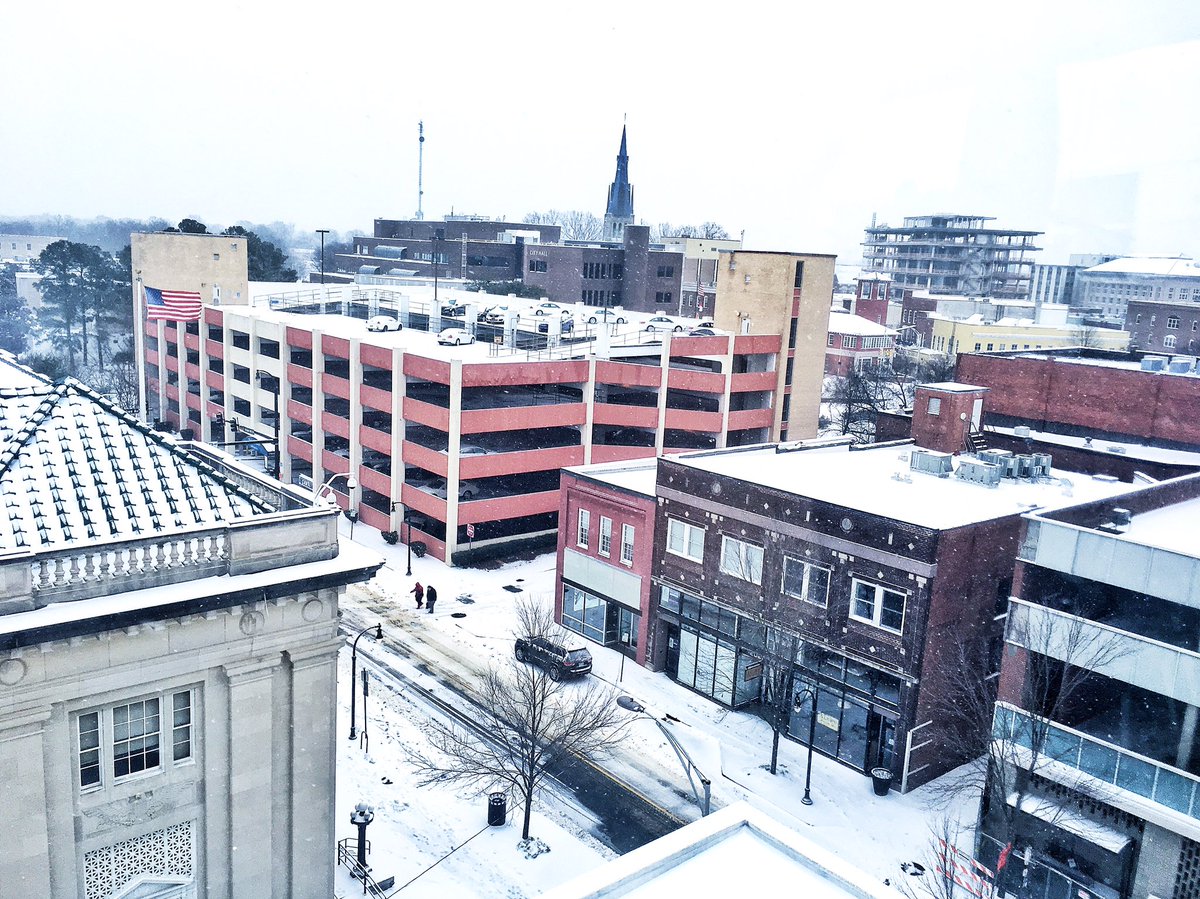 TheDurhamHotel's tweet photo. #downtowndurham looking magical in the snow! 

The roof will be CLOSED tonight. The coffee shop &amp; restaurant will be open until 8pm. https://t.co/2oHm8IWdan