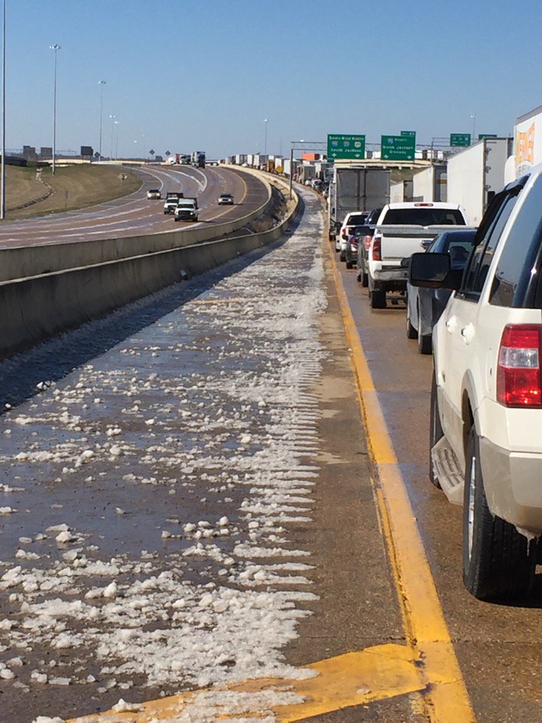 Johnson88S's tweet photo. I 20 west is not the place to be. 30 minutes and counting. Dead stop. https://t.co/mWIr5hZYFP