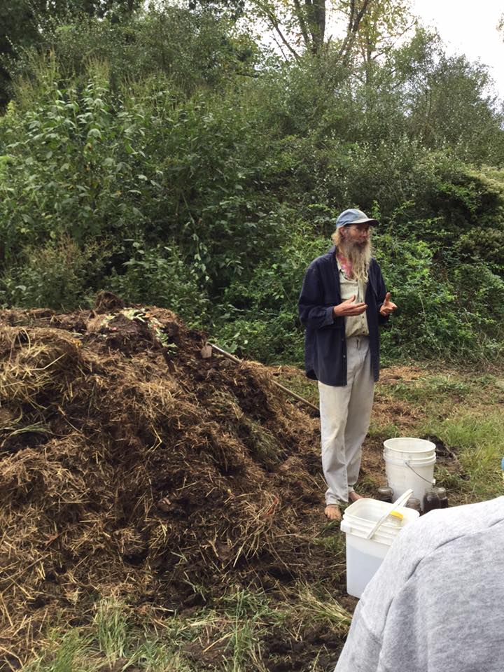 Compost works, Chemicals Don't. Read why. barefootfarmer.com/why-compost-wo… #compost #manure #organic #biodynamic #chemical #fertilizer #nitrogen