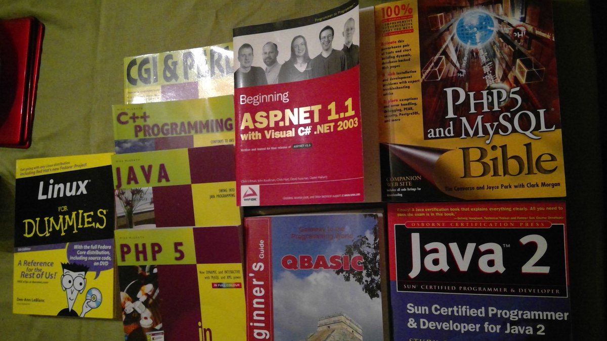 funkysi1701's tweet image. These are the #programmingbooks that I am chucking out. My first websites were built using the in easy steps books