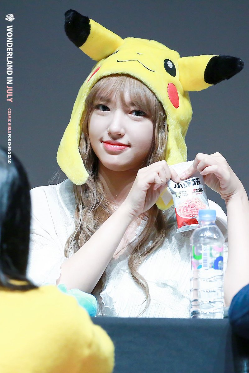 19980715com's tweet photo. HQ🌸 170107 명동 팬싸 
#성소 #ChengXiao #우주소녀 #Just_tell_me_why #손을뻗어닿을수있게 @chengxiao_0715 @WJSN_Cosmic 💖 https://t.co/quuBCHg9wx