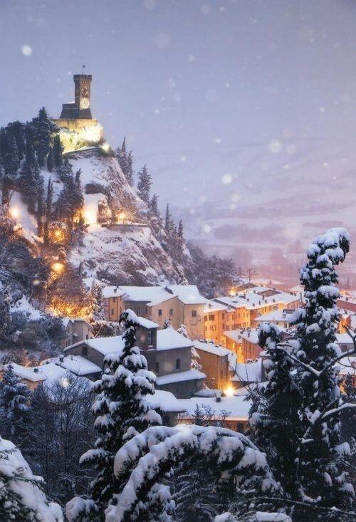 BestDESTlNATION's tweet photo. Winter in Italy https://t.co/qDJZkfNGQl