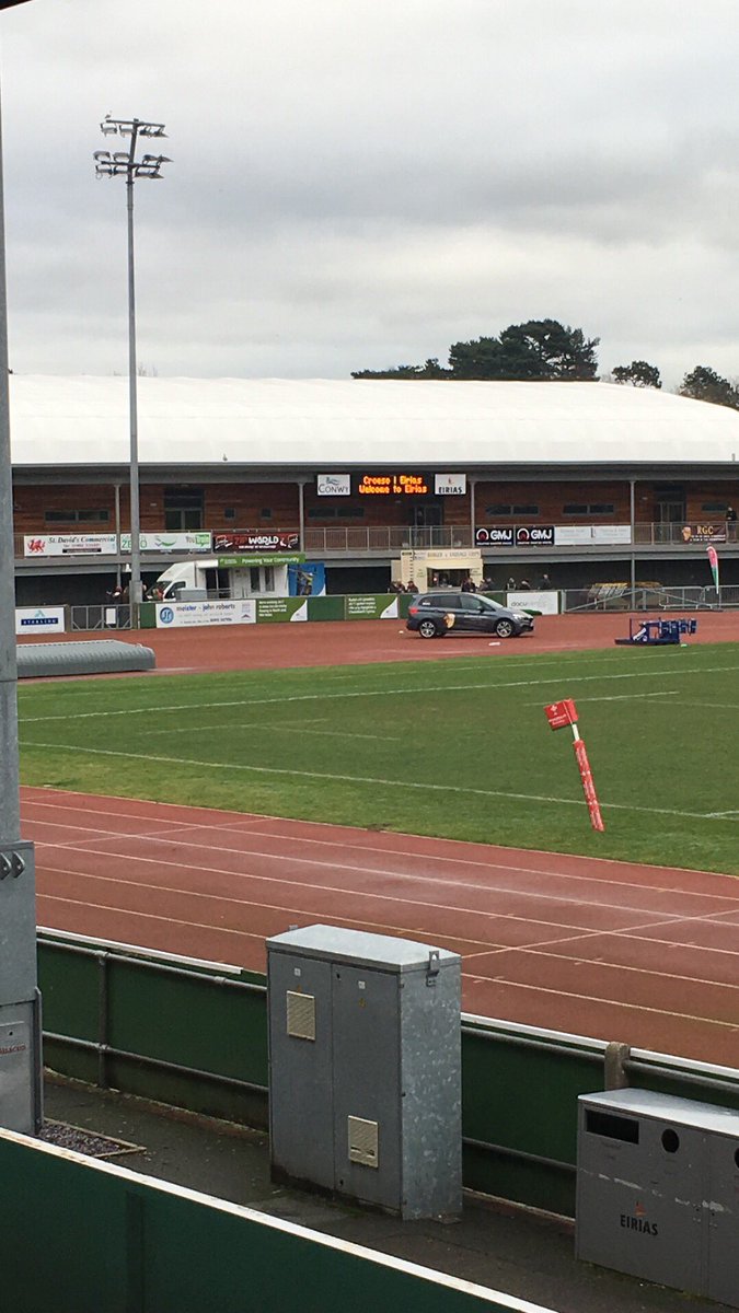 NWalesHotTubs's tweet photo. Thank you @Nigelrefowens for refereeing a great @RGC1404 game. Pleasure having you in @ColwynBayDaily https://t.co/XSEzYsPIFh