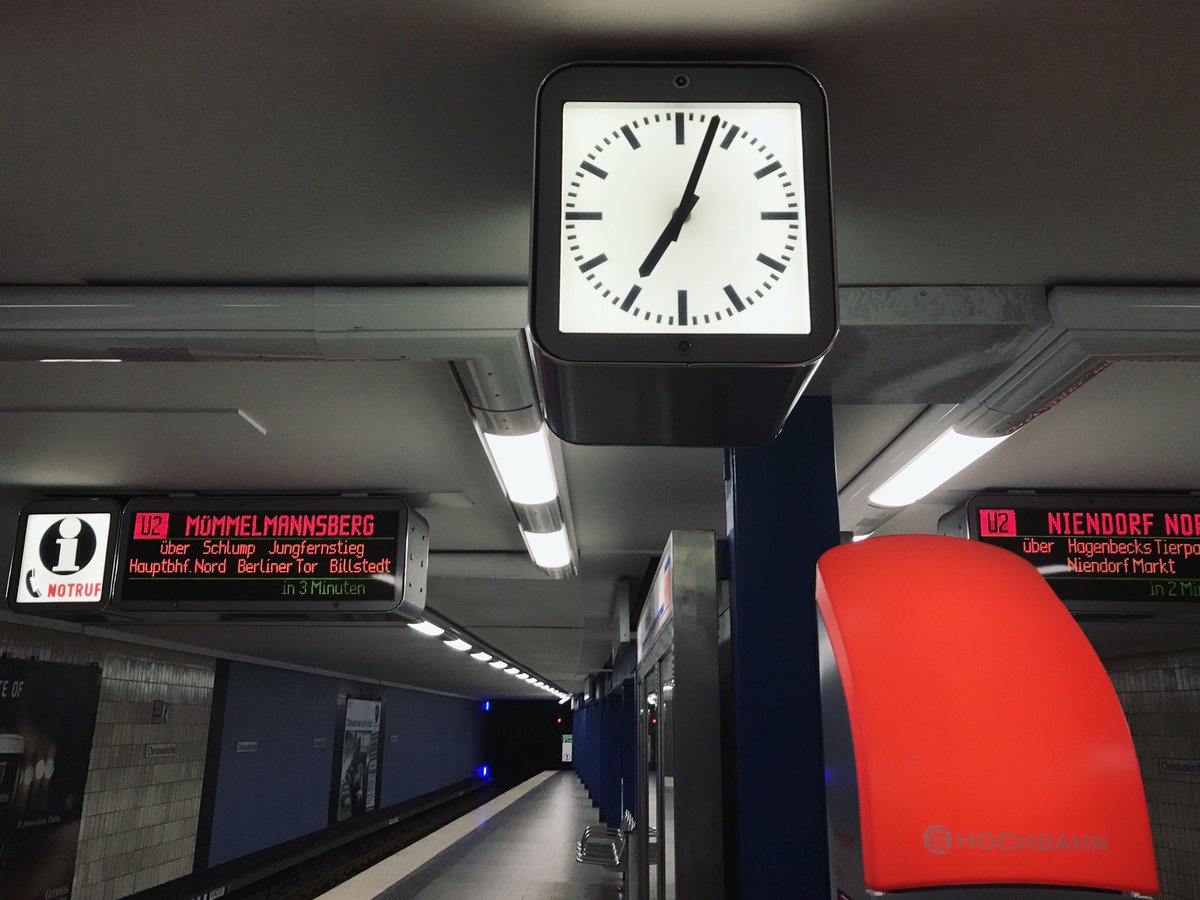 modcyclingphoto's tweet image. Down in the Tube Station.....