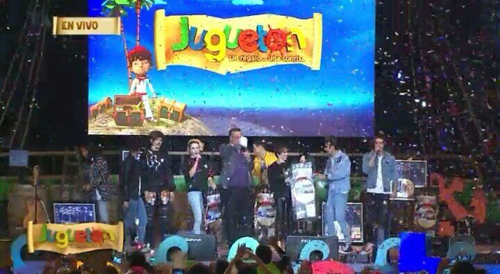 CD9_MUS's tweet image. #OrgulloCoder triple disco de Platino + Platino + Oro @CD9 @JosDice @bryanmouque @freddyleyva @soyalannavarro @soyalonsovillal los
-CAM💖