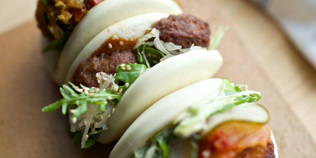 Don't laugh on an empty stomach. Grab a bite at <a href="/yushovegas/">Yusho at Monte Carlo</a> before <a href="/KattPackAllDay/">SignFacts</a> at @ParkTheaterLV tonight. #LIVEatPARK