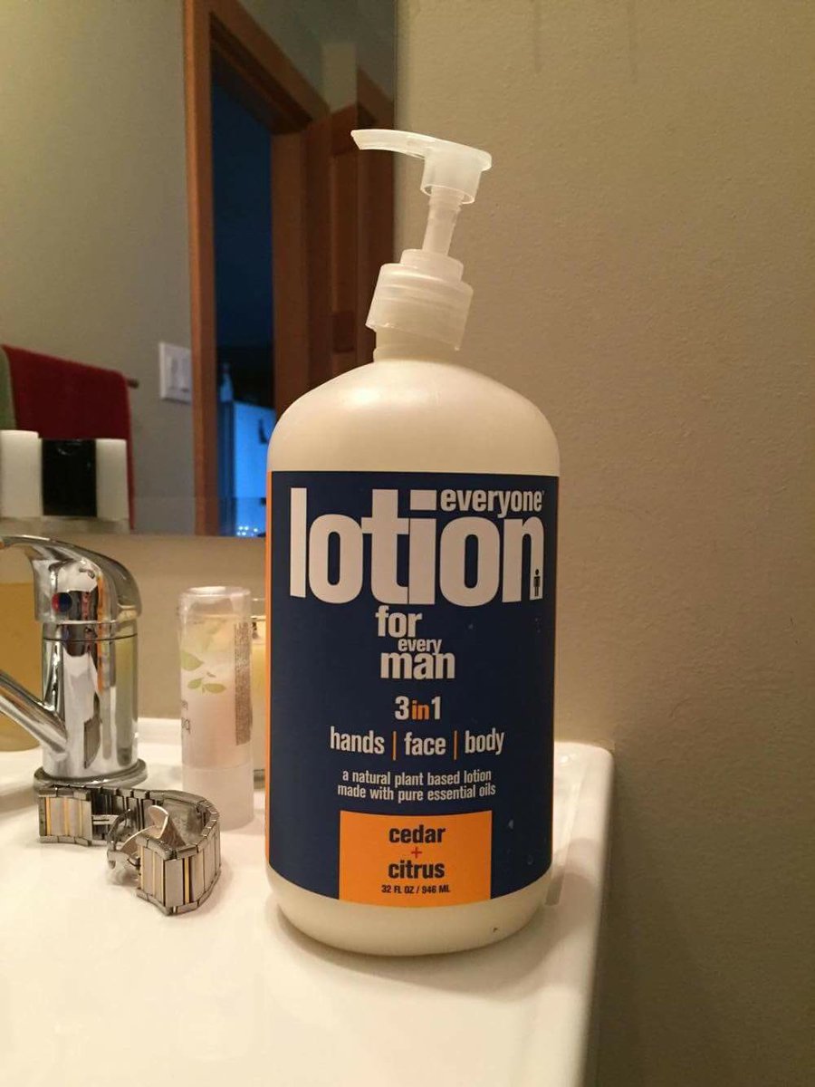genderproducts's tweet photo. Everyone lotion. For men. #oxymoron #unnecessarilygenderedproducts H/T @kalevhunt https://t.co/Avcmx8zMxq