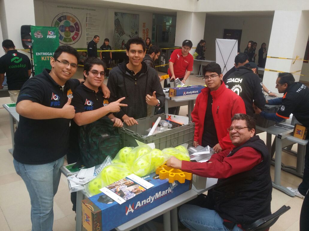 TecMilenio_MAZ's tweet photo. El equipo de robótica TeraVolts durante su participación en el Kick Off 2017. #TecmilenioFIRST #RetoFIRST https://t.co/kITWgUM6mq
