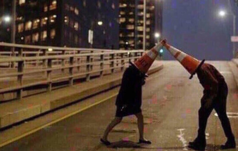 عليك بمرافقة المختلين عقلياً فهم اساس السعاده