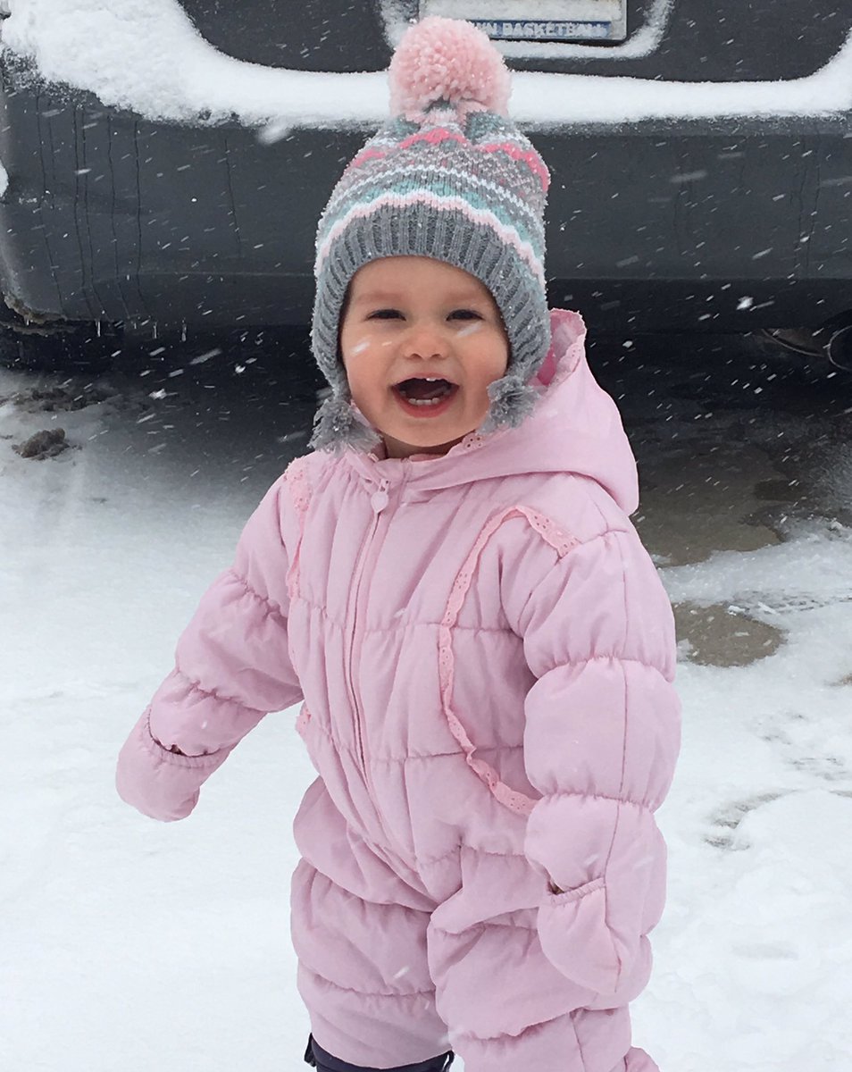 caitsv625's tweet photo. Let it snow! @6abc @6abcadamjoseph #beachbabyainsley https://t.co/d7DtFQ0RBB