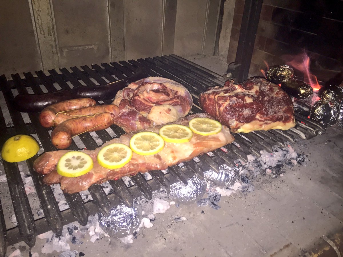 Asadito en MDQ!!! 👏👏🐷🐮❤️❤️ #EsElCicloDeLaVida #Mufasa  <a href="/ManuVidalRivas/">Manu VR</a> <a href="/jpcasoria/">Juancito</a> <a href="/valenandreani/">valentina andreani</a> <a href="/ValenVR/">Valentin Vidal Rivas</a> <a href="/VickyRamosvr/">Vicky Ramos 🦄</a>