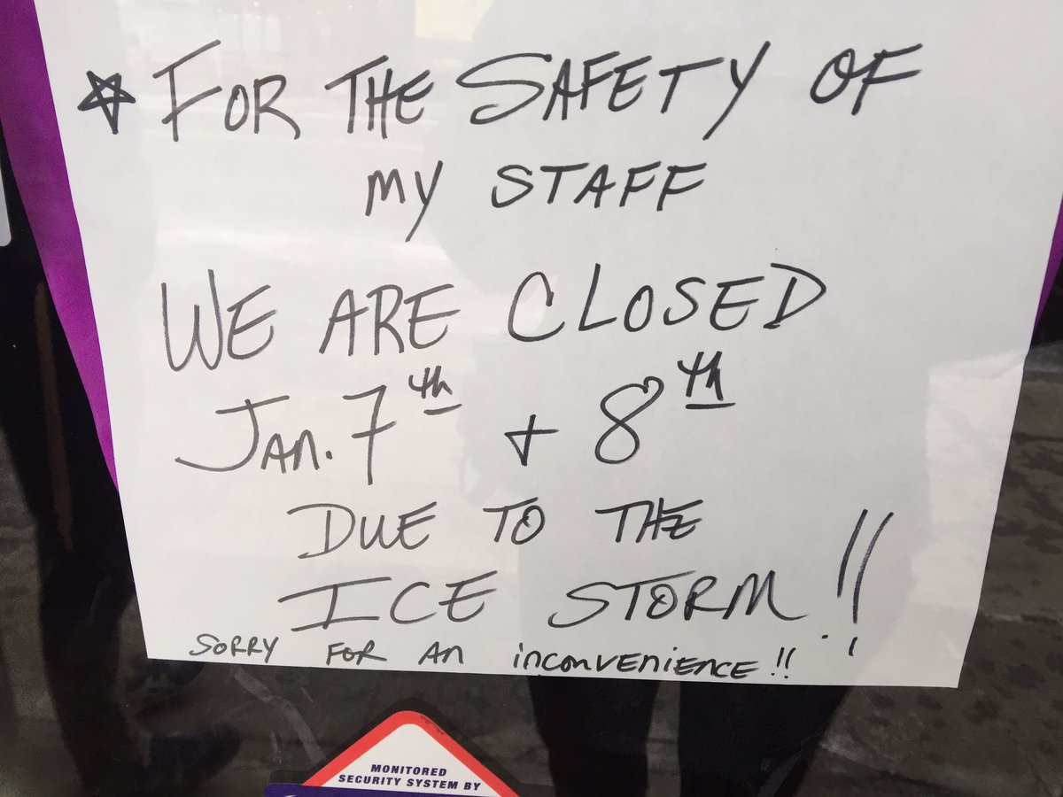 tessabmiller's tweet image. LOL Portland ice storm 2017