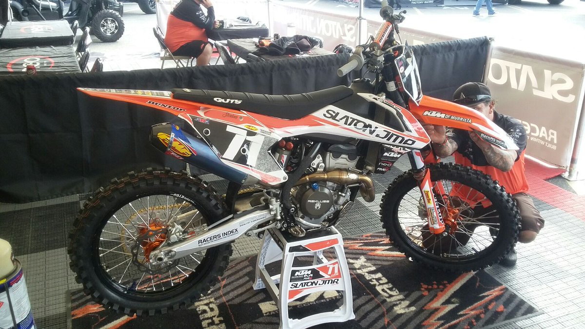 30 minutes until we start taking the track...