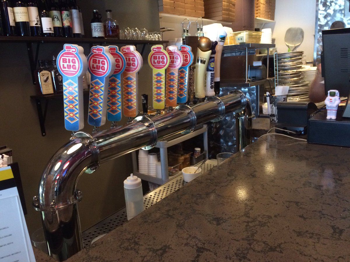 TheDumpBuckets's tweet photo. Stopping off at @RockstoneDT for some brew and to take home a pizza. @3floyds tap takeover next Saturday. https://t.co/bEkX5RRQjQ