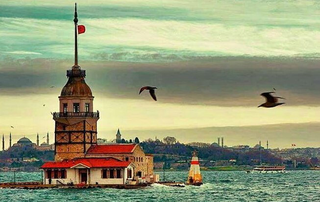 İnsana imtihan olarak
Özlemek yeter!
Bir şehri.. 
Bir sesi.. 
Bir nefesi..

Cahit Zarifoğlu