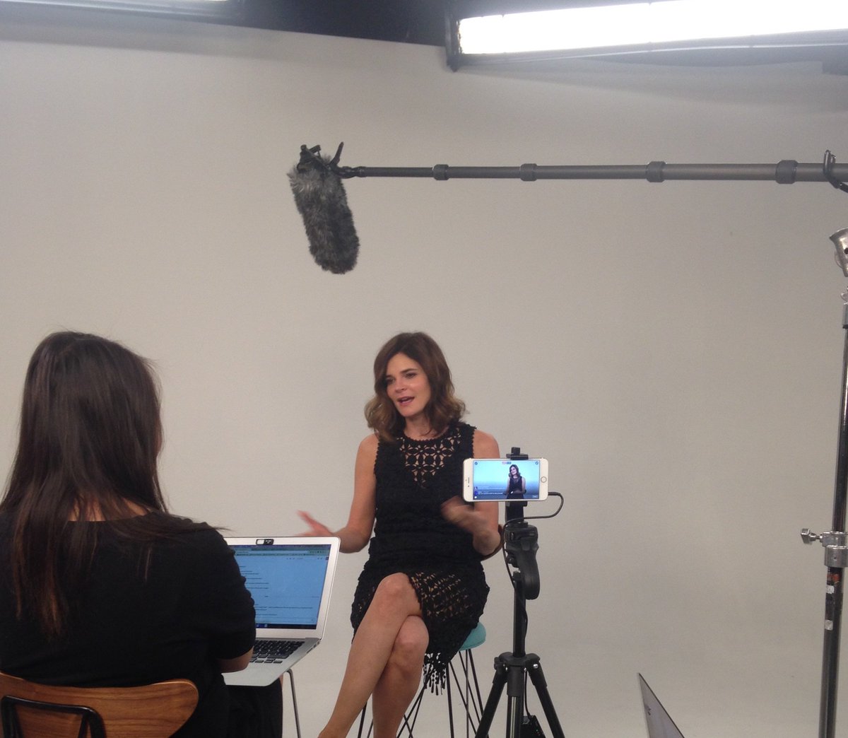 BreakingGlassPx's tweet photo. Watch @betsy_brandt talk about her new psychological drama, @ClaireinMotion on @YahooTV​ via @facebook LIVE. https://t.co/OtAlqQji5U https://t.co/KRdfK8vvuS